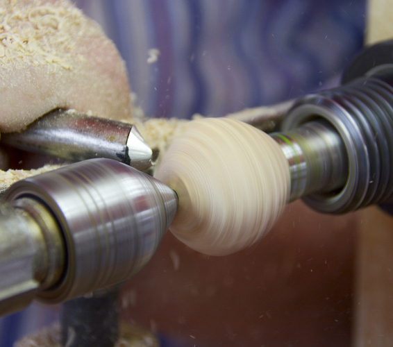 Holz. Maschinelle Verfahren. Drechsel-Maschine.