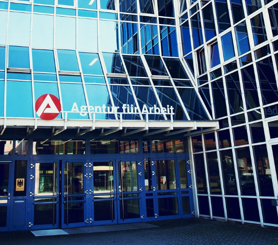 AMDL. Gebäude des Arbeitsamts.