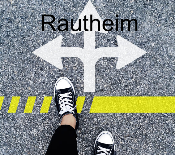 Wegweiser auf dem Boden.