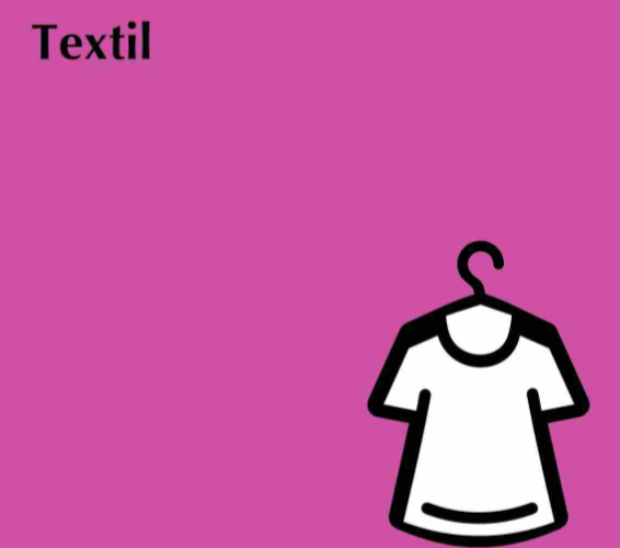 Textil. T-Shirt auf Kleiderbügel.