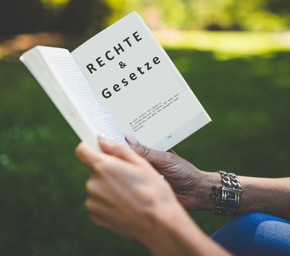 Rechte und Gesetze: Buch mit der Aufschrift Rechte und Gesetze