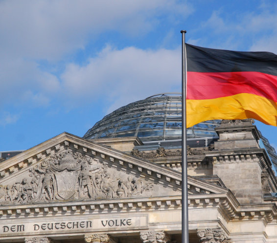 Politik: Bundestag von außen